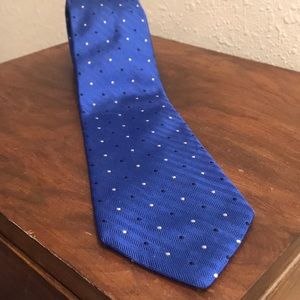 Blue polka dot Roundtree & Yorke Tie